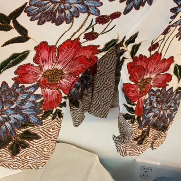 DR2 Floral Kimono/Duster/Cover-Up, Size S/M, White/Red - Picture 8 of 9